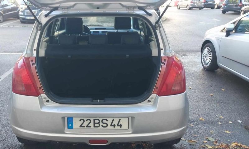 Suzuki Swift • 2006 • 220,000 km 5