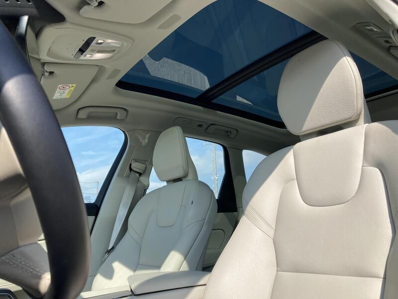 Volvo XC60 • 2024 • 12,819 km 10