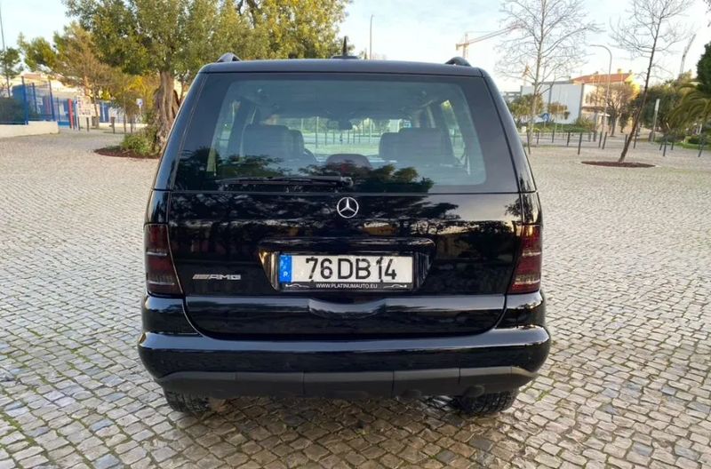 Mercedes-Benz ML350 • 2004 • 263,512 km 1