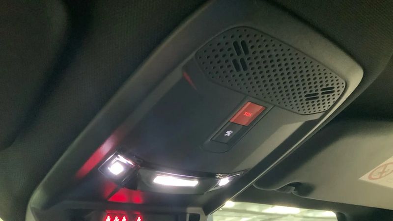 Peugeot 2008 • 2020 • 67,943 km 12