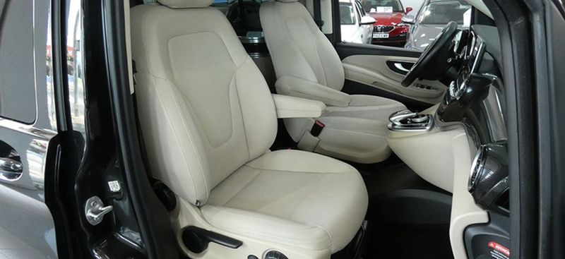 Mercedes-Benz 310 Van • 2019 • 76,300 km 13