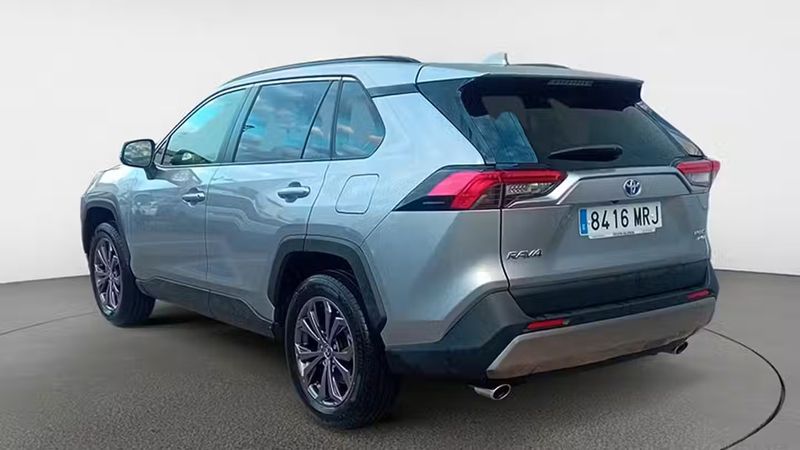 Toyota RAV4 • 2024 • 78,000 km 4