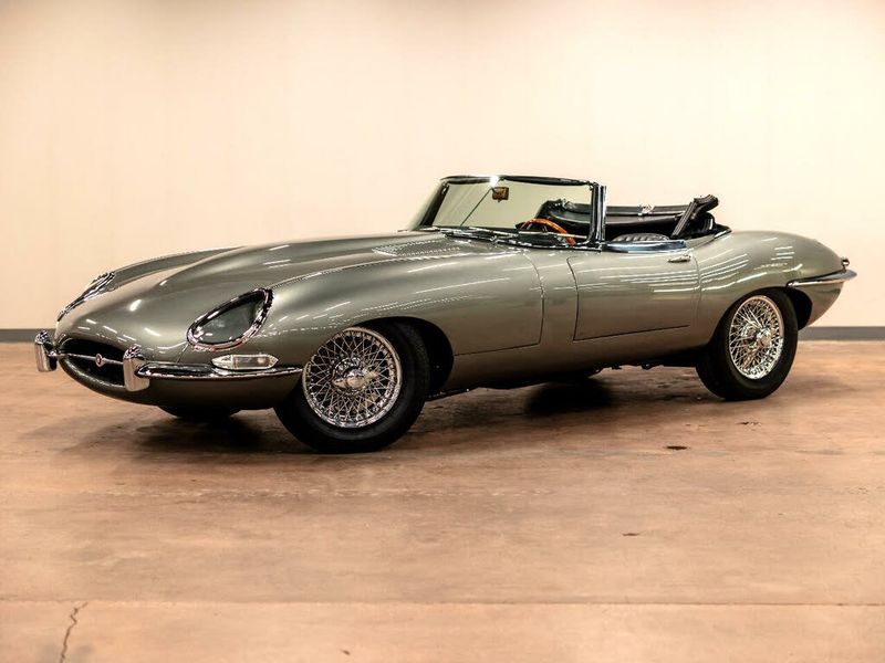 Jaguar E-PACE • 1967 • 42,690 km 24