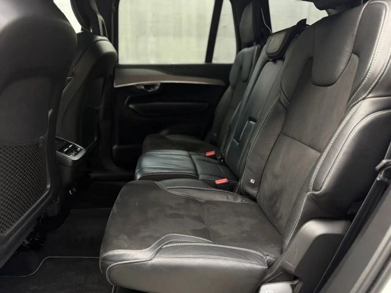 Volvo XC • 2021 • 82,000 km 10