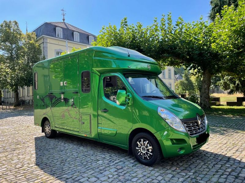 Renault Master • 2018 • 124,324 km 1