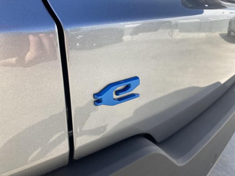 Jeep Compass • 2023 • 17,312 km 3