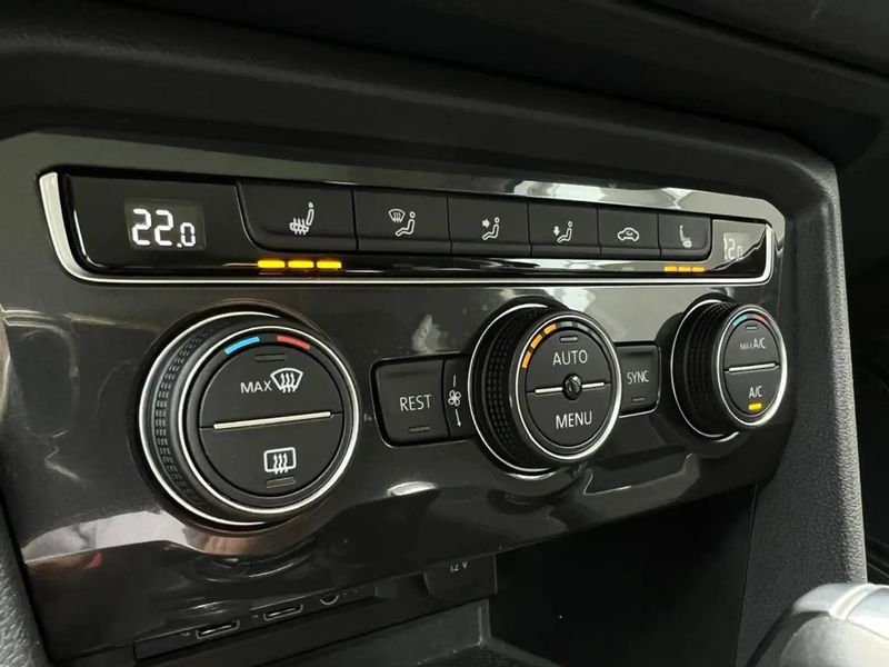 Volkswagen Tiguan Allspace • 2020 • 80,000 km 4