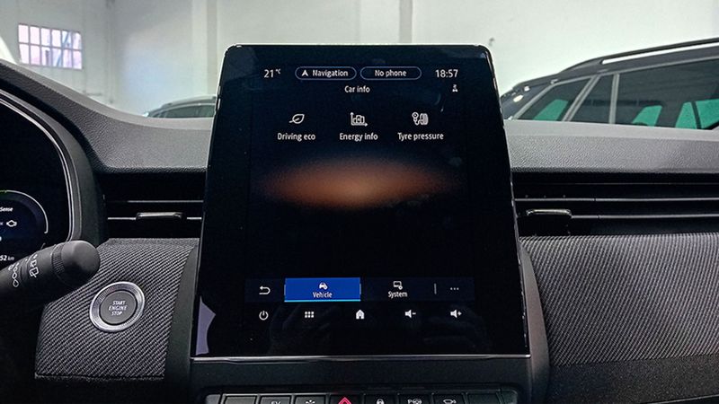 Renault Clio • 2023 • 10,831 km 37