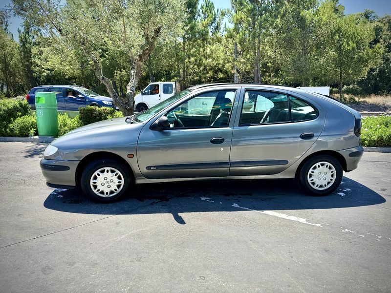 Renault Mégane • 1996 • 113,088 km 9
