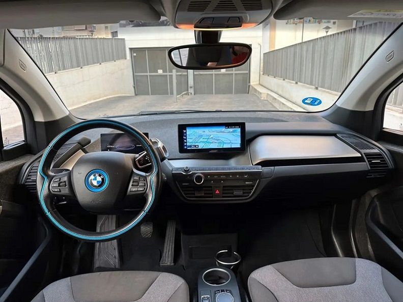 BMW i3 • 2019 • 81,900 km 2