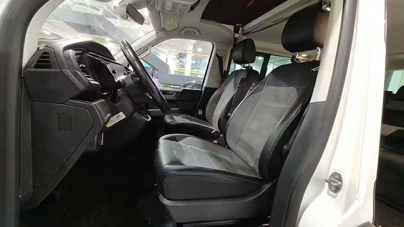 Volkswagen California • 2020 • 44,730 km 2