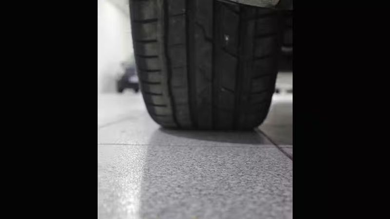 Tesla Model 3 • 2024 • 2,750 km 8