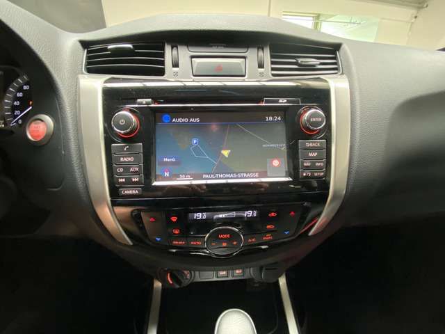 Nissan Navara • 2018 • 121,182 km 15