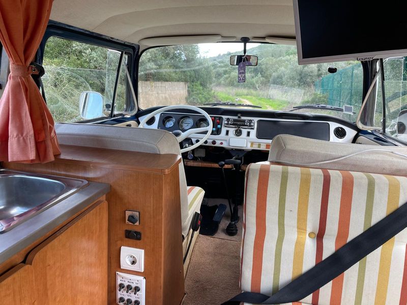 Volkswagen T4 Caravelle • 1971 • 64,000 km 25