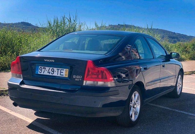 Volvo S60 • 2002 • 200,000 km 2