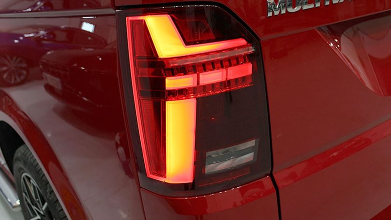 Volkswagen Multivan • 2021 • 30,742 km 12