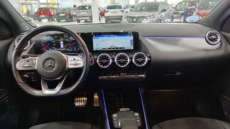 Mercedes-Benz GLA • 2021 • 35,000 km 4