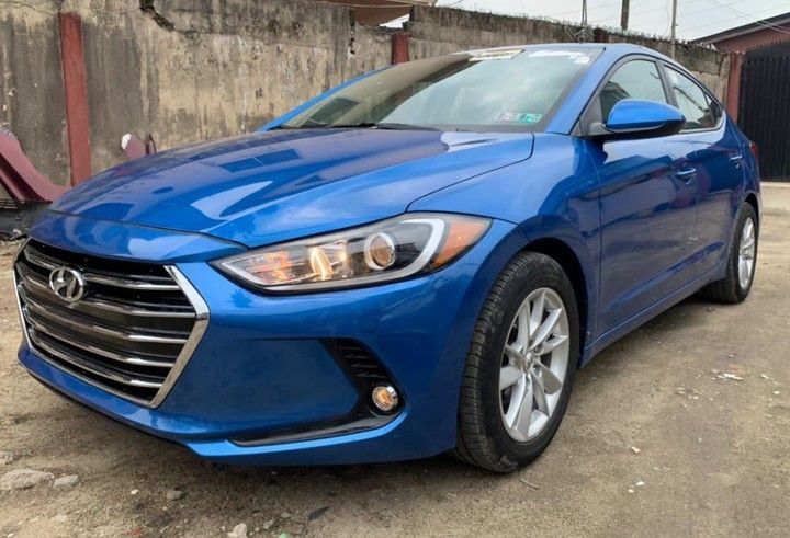 Hyundai Elantra • 2017 • 21 km 1