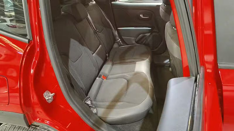 Jeep Renegade • 2020 • 60,478 km 10