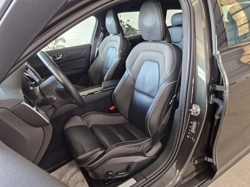 Volvo V60 • 2021 • 60,376 km 5