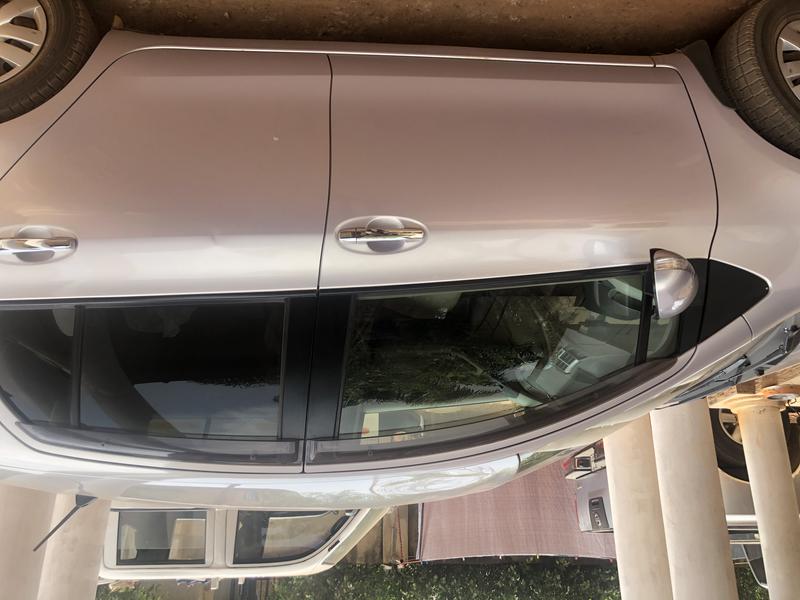 Toyota Yaris • 2010 • 77,181 km 5