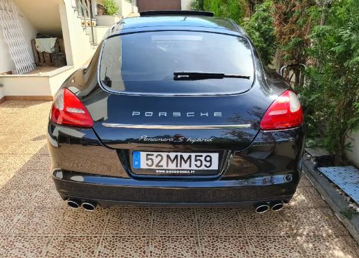 Porsche Panamera • 2011 • 127,000 km 2