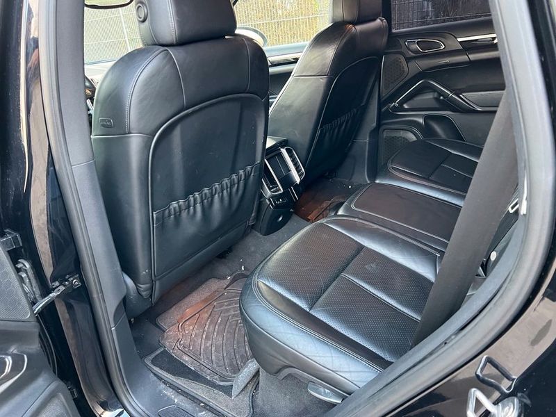 Porsche Cayenne • 2011 • 168,000 km 9