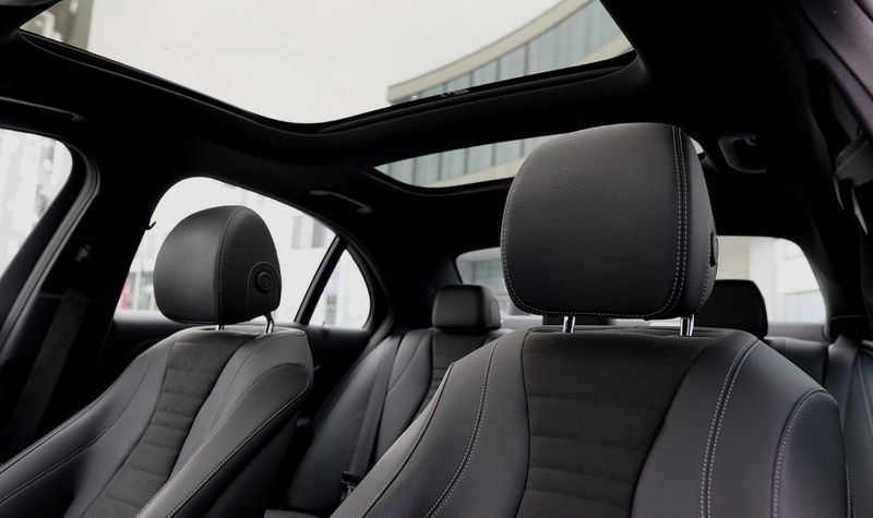 Mercedes-Benz E-Class • 2019 • 81,500 km 4