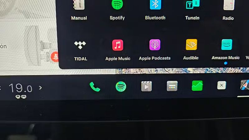 Tesla Model Y • 2024 • 7,925 km 11