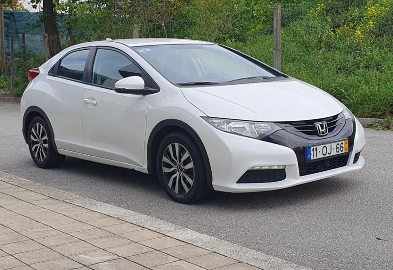 Honda Civic • 2014 • 204,000 km 3