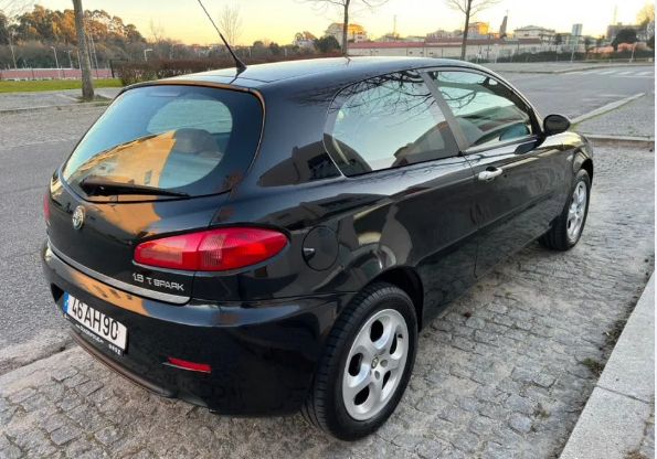 Alfa Romeo 147 • 2005 • 122,000 km 2