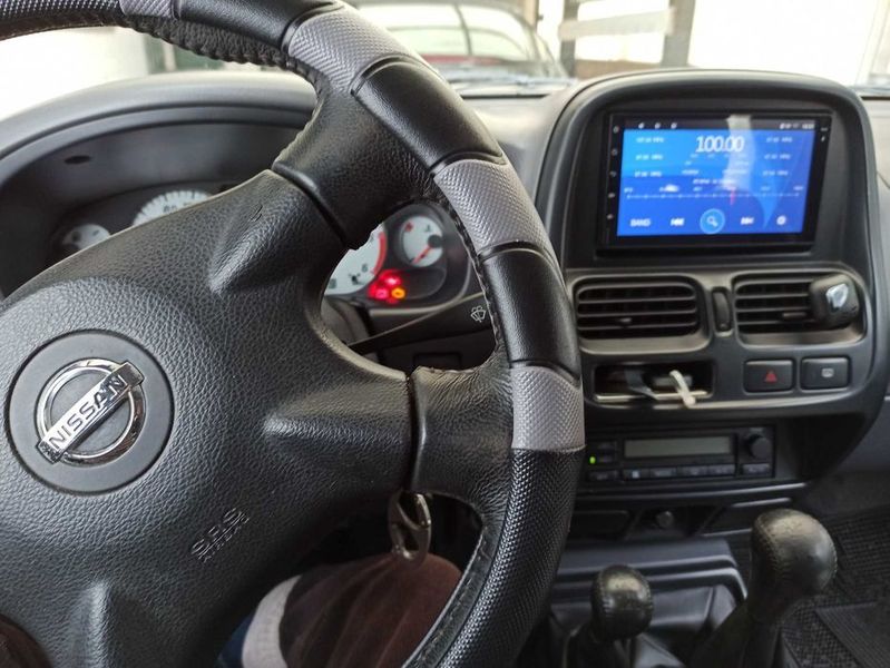 Nissan Navara • 2004 • 88,000 km 3