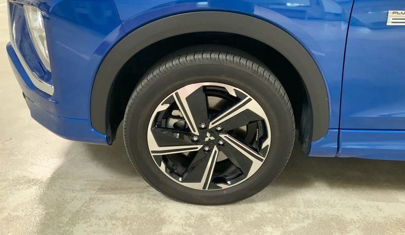 Mitsubishi Eclipse Cross • 2023 • 47,700 km 5
