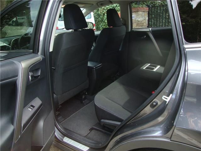 Toyota RAV4 • 2015 • 109,500 km 10