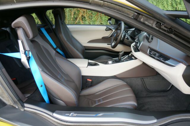 BMW i3 • 2014 • 102,720 km 11