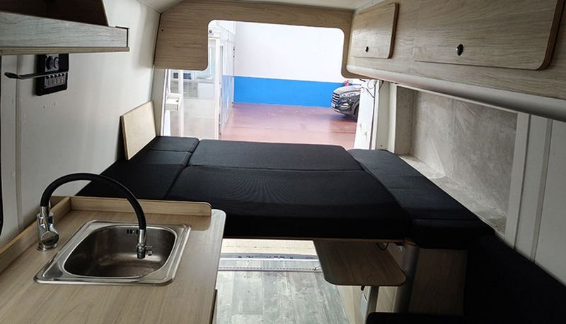 Volkswagen Crafter • 2017 • 94,835 km 9