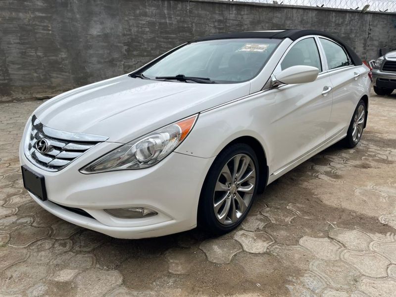 Hyundai Sonata • 2012 • 34 km 1