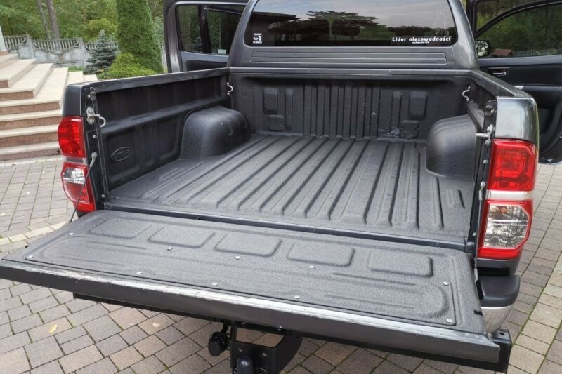 Toyota Hilux • 2015 • 150,000 km 4