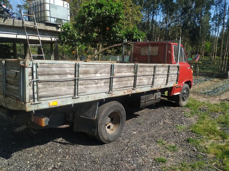 Toyota Dyna • 1977 • 196,000 km 2