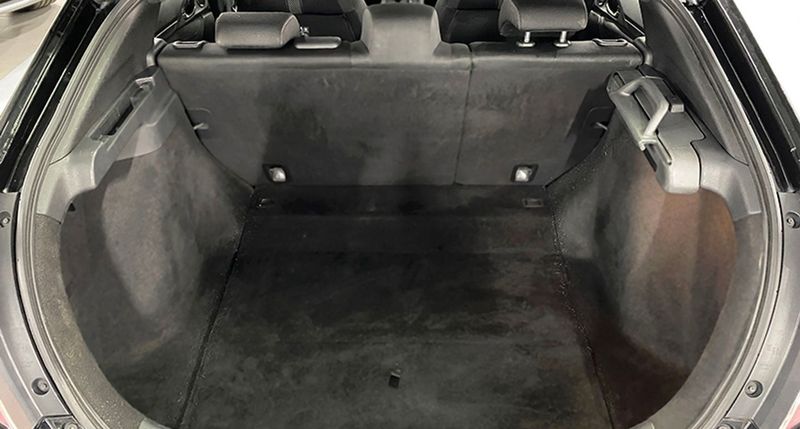 Honda Civic • 2018 • 72,500 km 10