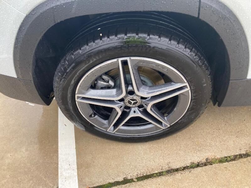 Mercedes-Benz GLB-Class • 2020 • 98,455 km 10