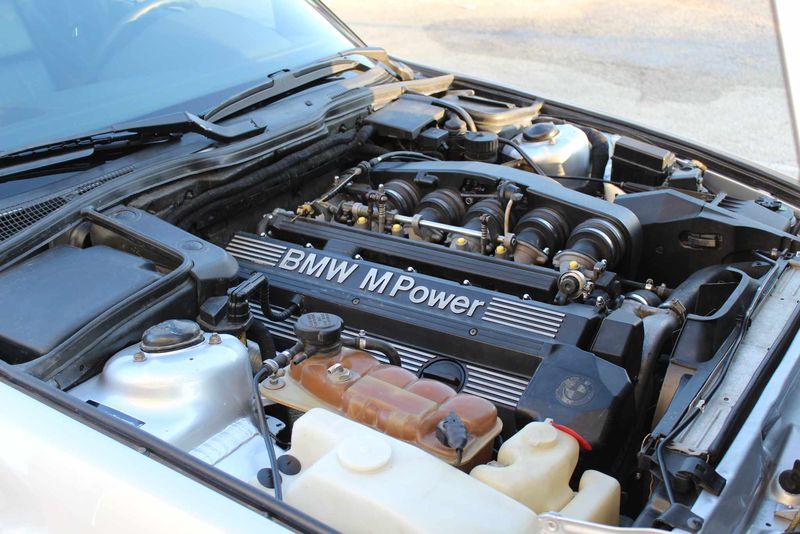 BMW 5 Series • 1991 • 251,000 km 8