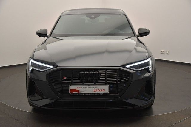 Audi e-tron • 2021 • 19,900 km 19