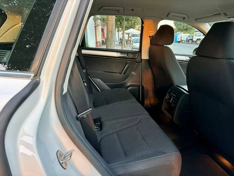 Volkswagen Touareg • 2015 • 147,000 km 6