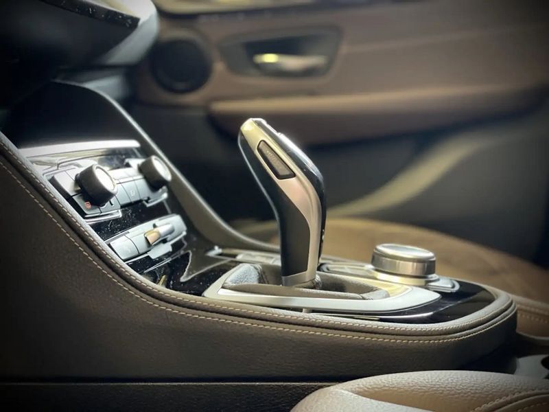 BMW 2 Series • 2019 • 90,000 km 10