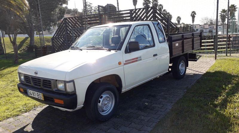 Nissan Pickup • 1993 • 200,000 km 4