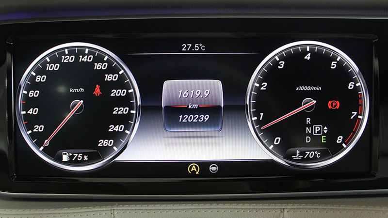 Mercedes-Benz S-Class • 2015 • 120,404 km 17