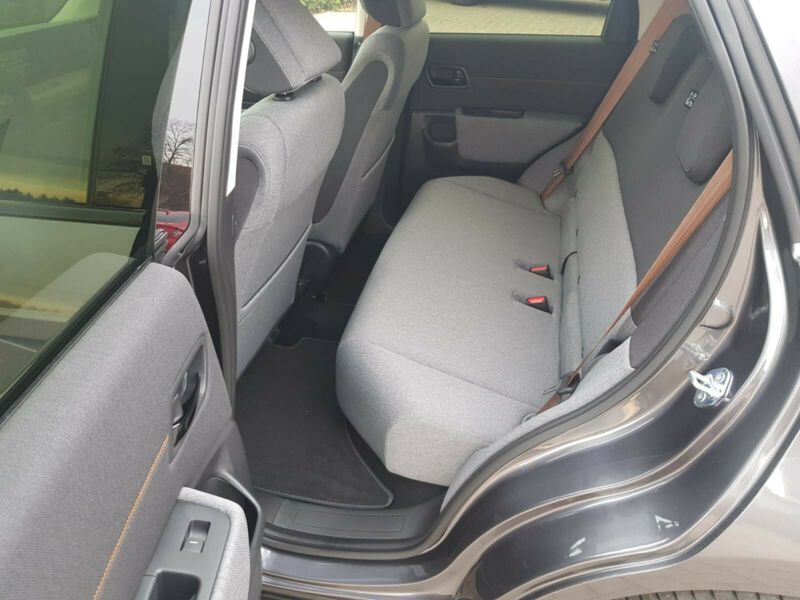 Hyundai Entourage • 2020 • 20,500 km 8