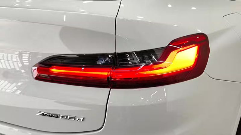 BMW X4 • 2019 • 69,672 km 9