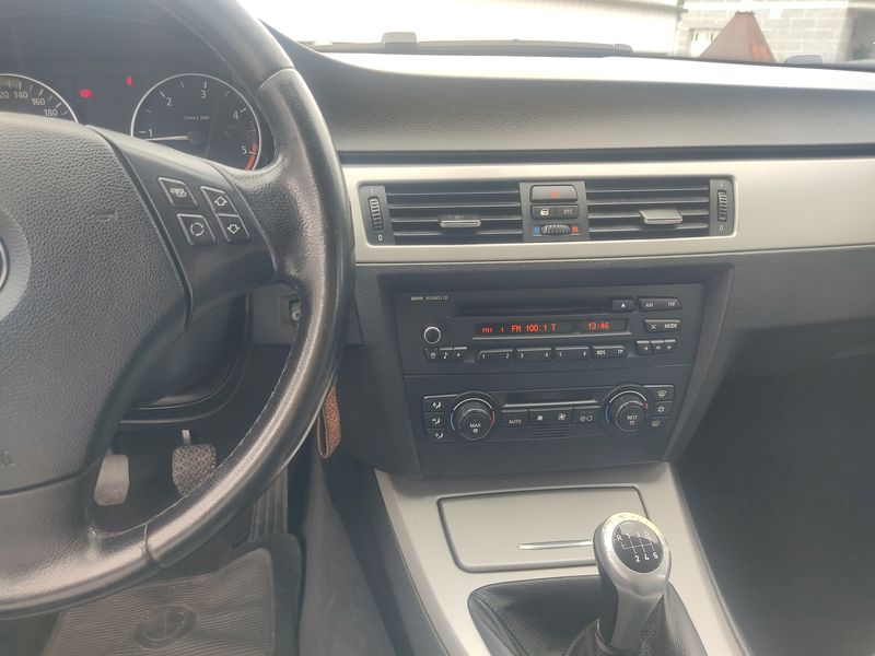 BMW 3 Series • 2005 • 267,000 km 7